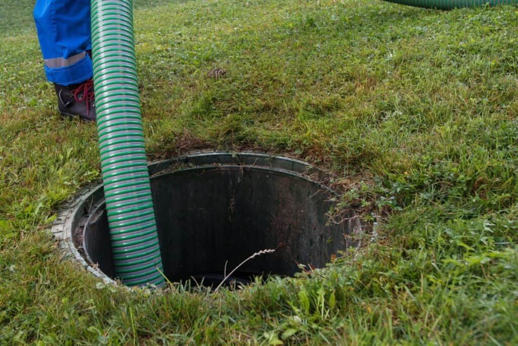 image of a septic tank being pumped out